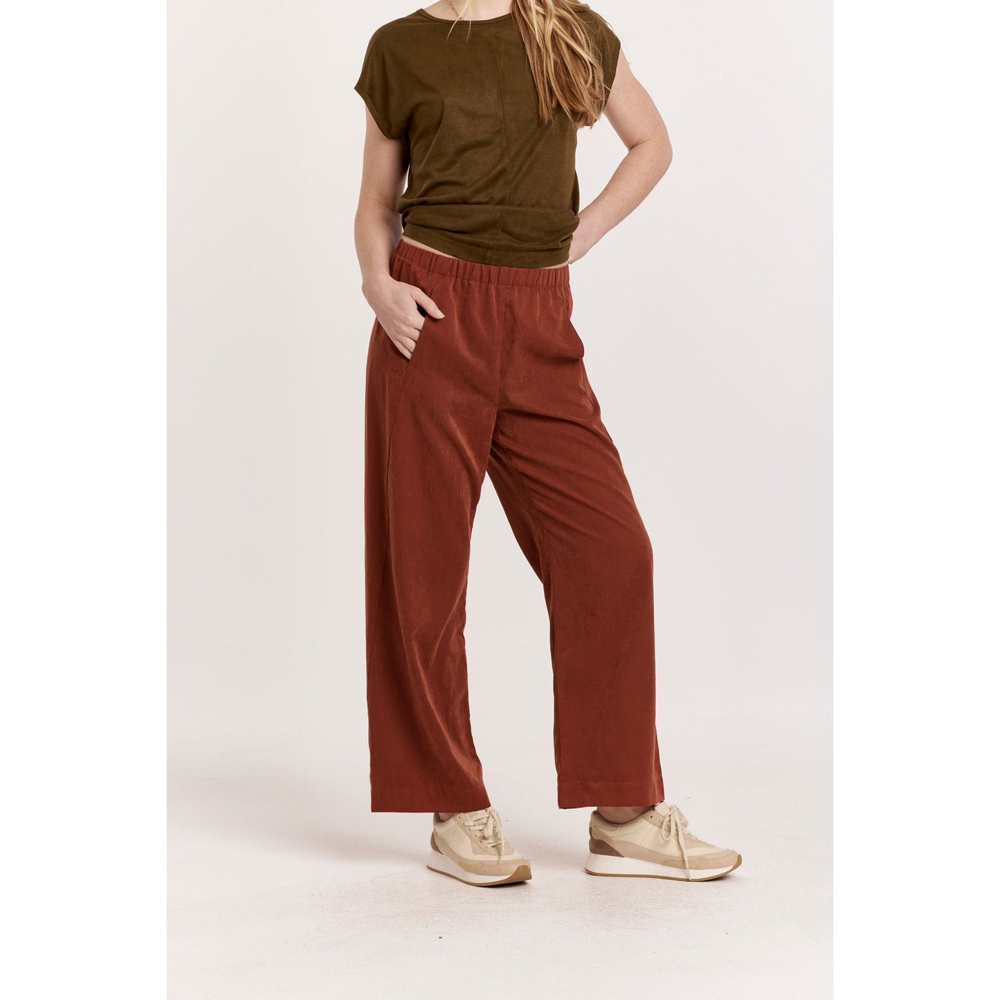 Pari Pant in Mahogany