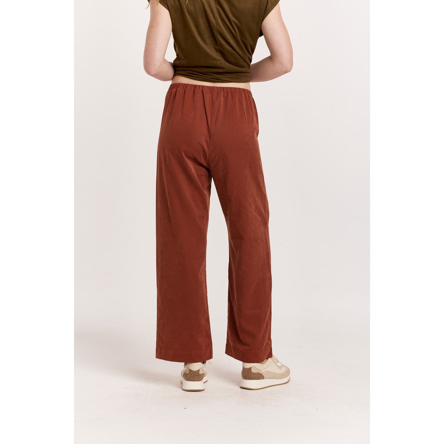 Pari Pant in Mahogany